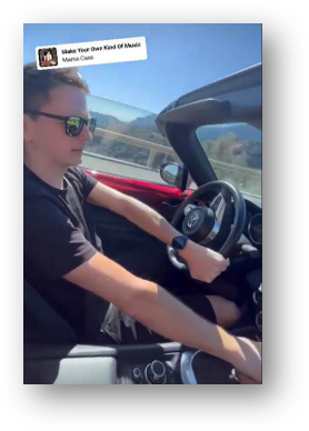Florian Baumann bei einem Roadtrip im Cabrio